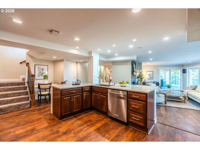 9700 Se CASTLE Ct, Damascus, OR 97089
