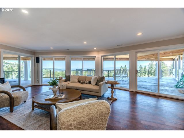 9700 Se CASTLE Ct, Damascus, OR 97089