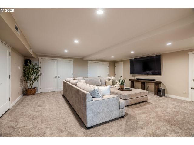 9700 Se CASTLE Ct, Damascus, OR 97089