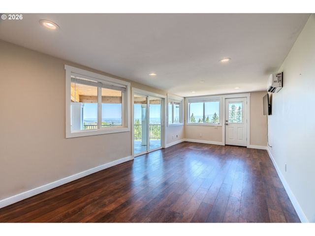 9700 Se CASTLE Ct, Damascus, OR 97089
