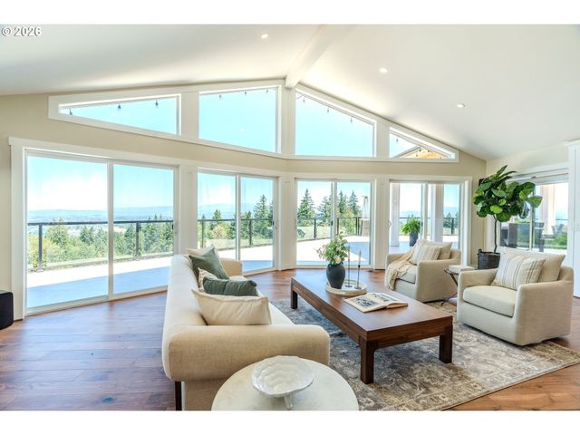 9700 Se CASTLE Ct, Damascus, OR 97089