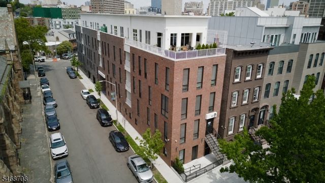 21 Lincoln Park 100, Newark City, NJ 07102