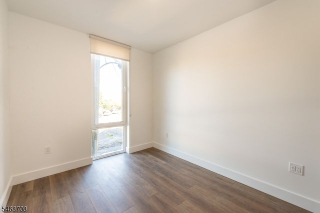 21 Lincoln Park 100, Newark City, NJ 07102