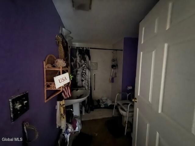 34 Tabor Road, Mechanicville, NY 12118