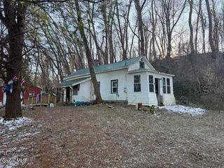 34 Tabor Road, Mechanicville, NY 12118