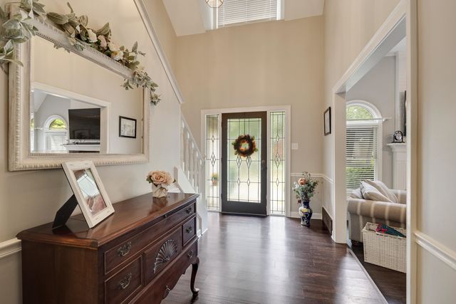 8686 CEDAR FARMS DR, Cordova, TN 38016