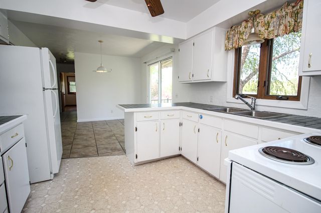 57436 Gearharts Landing Road, Three Rivers, MI 49093