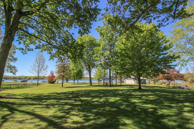 57436 Gearharts Landing Road, Three Rivers, MI 49093