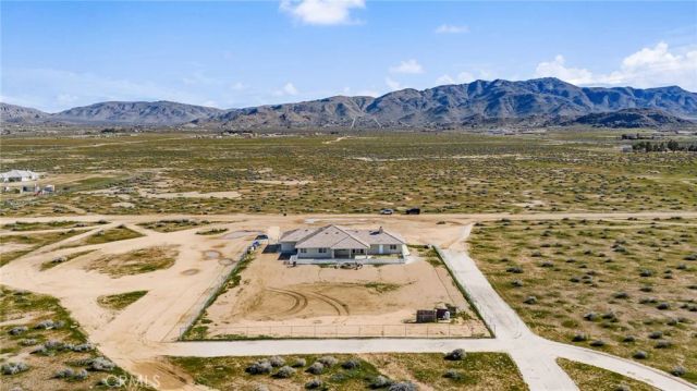 15088 Mesquite Road, Apple Valley, CA 92307