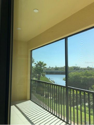 5569 CANNES CIRCLE, Sarasota, FL 34231