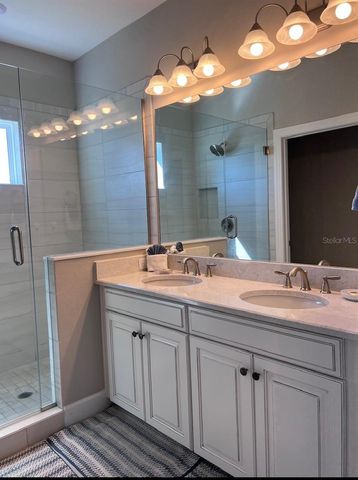 5569 CANNES CIRCLE, Sarasota, FL 34231