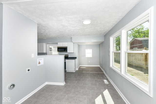 541 S Alpha Avenue, Brownsburg, IN 46112