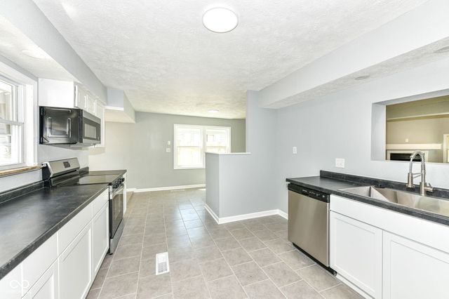 541 S Alpha Avenue, Brownsburg, IN 46112
