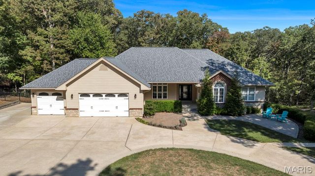 541 Woods Creek Drive, St Charles, MO 63348