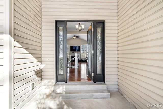 541 Woods Creek Drive, St Charles, MO 63348