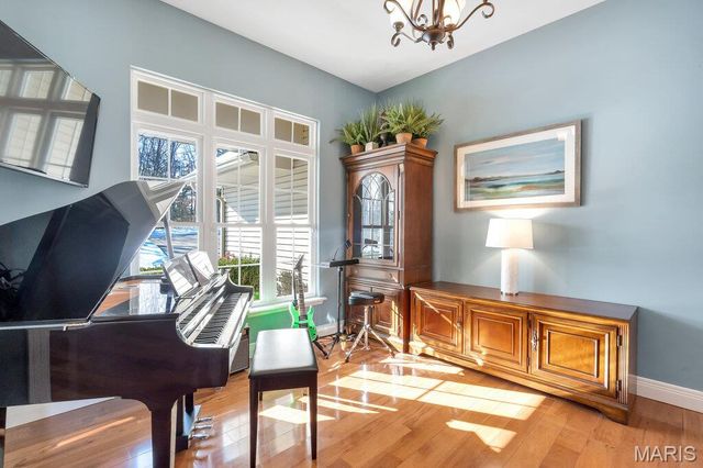 541 Woods Creek Drive, St Charles, MO 63348