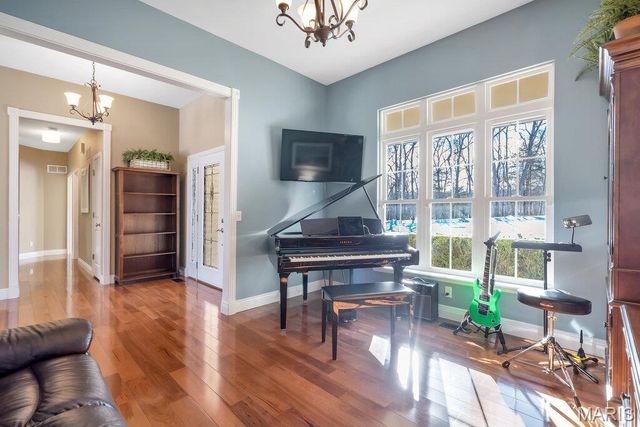 541 Woods Creek Drive, St Charles, MO 63348