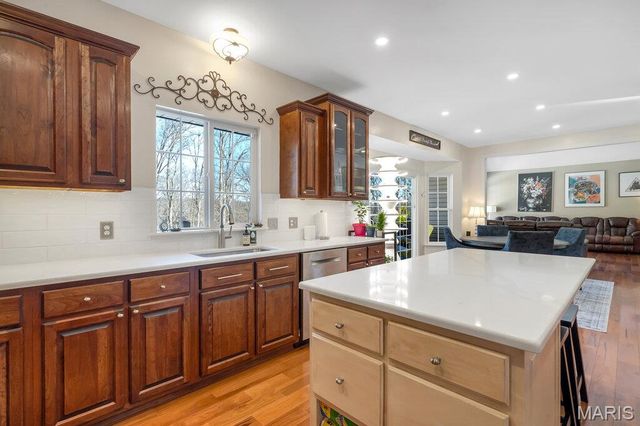 541 Woods Creek Drive, St Charles, MO 63348