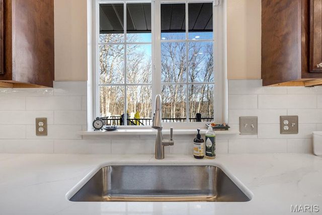 541 Woods Creek Drive, St Charles, MO 63348