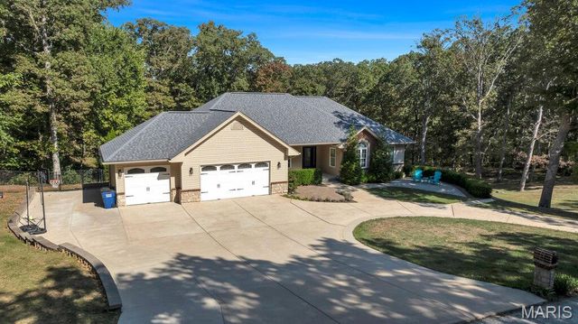 541 Woods Creek Drive, St Charles, MO 63348