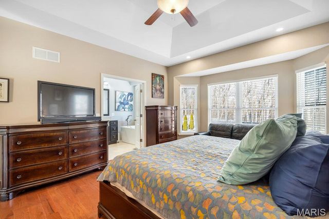 541 Woods Creek Drive, St Charles, MO 63348