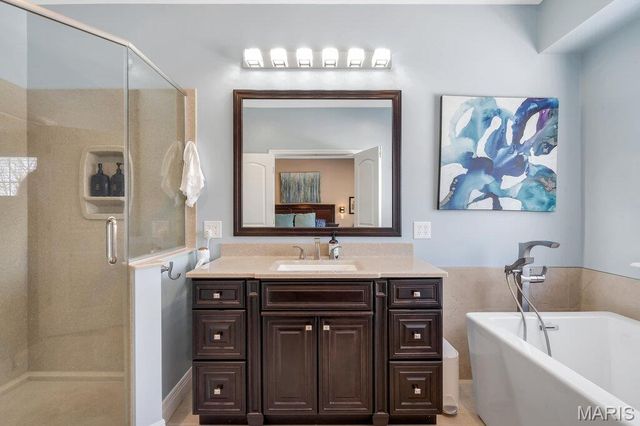 541 Woods Creek Drive, St Charles, MO 63348