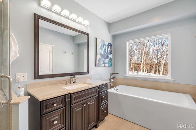 541 Woods Creek Drive, St Charles, MO 63348