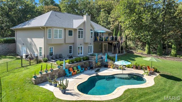 541 Woods Creek Drive, St Charles, MO 63348