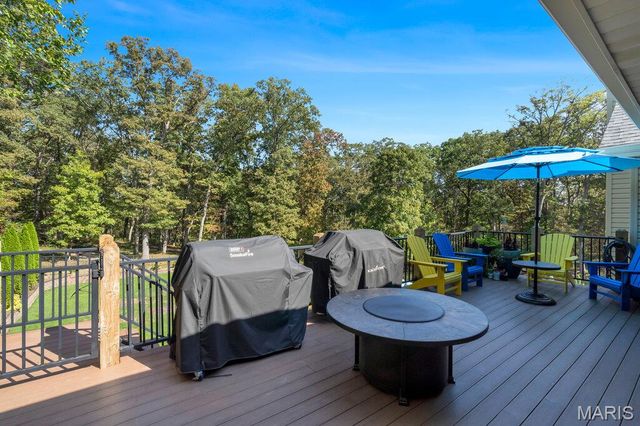 541 Woods Creek Drive, St Charles, MO 63348