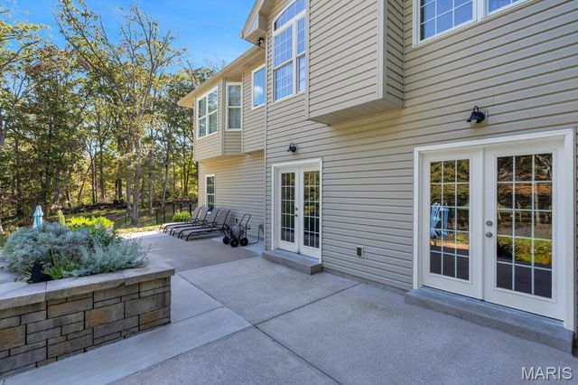 541 Woods Creek Drive, St Charles, MO 63348