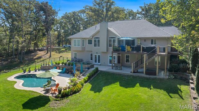 541 Woods Creek Drive, St Charles, MO 63348