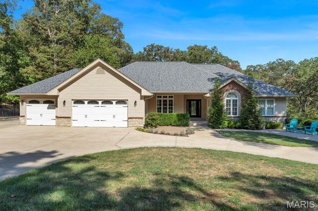 541 Woods Creek Drive, St Charles, MO 63348