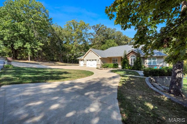 541 Woods Creek Drive, St Charles, MO 63348