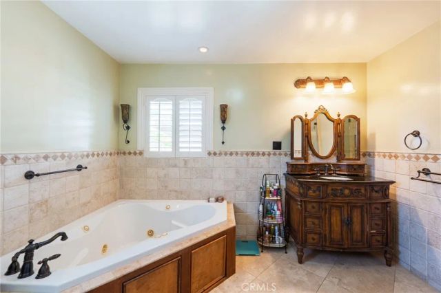 4011 W 60th, Los Angeles, CA 90043