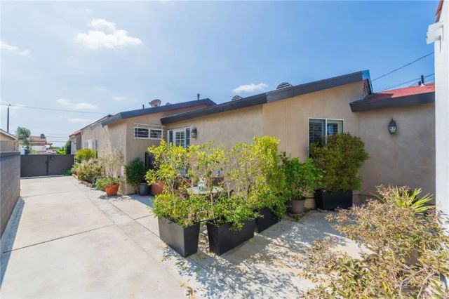 4011 W 60th, Los Angeles, CA 90043
