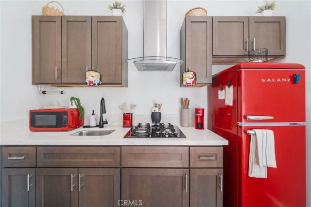 4011 W 60th, Los Angeles, CA 90043