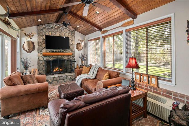 4202 PICKERING PL, Alexandria, VA 22309