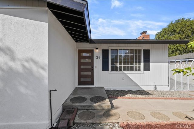 24 S Ash St, Redlands, CA 92373