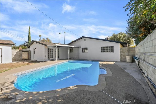 24 S Ash St, Redlands, CA 92373