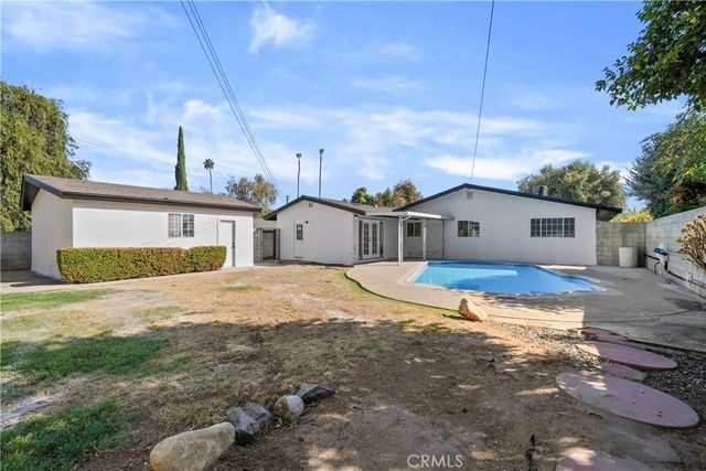 24 S Ash St, Redlands, CA 92373