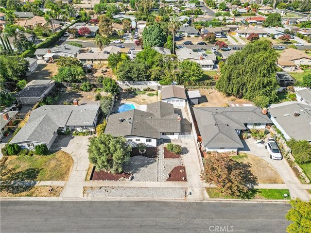24 S Ash St, Redlands, CA 92373