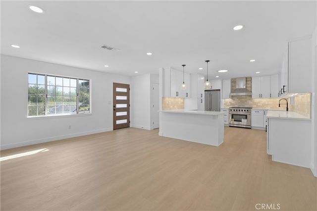 24 S Ash St, Redlands, CA 92373