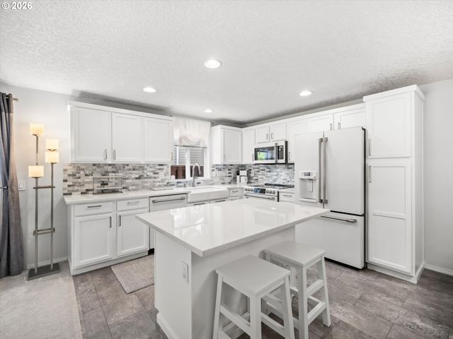 21892 BRAMBLE Way, Fairview, OR 97024