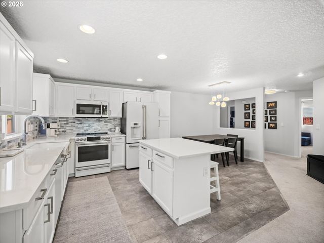 21892 BRAMBLE Way, Fairview, OR 97024