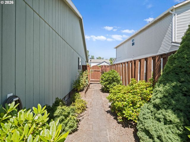 21892 BRAMBLE Way, Fairview, OR 97024