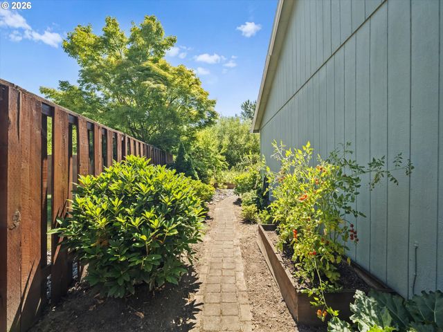 21892 BRAMBLE Way, Fairview, OR 97024