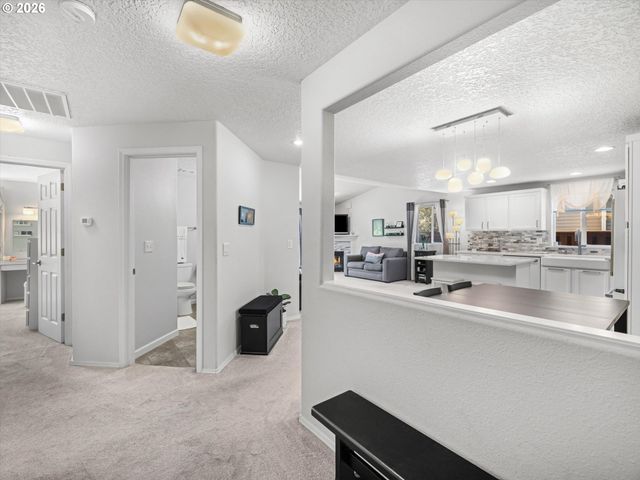 21892 BRAMBLE Way, Fairview, OR 97024