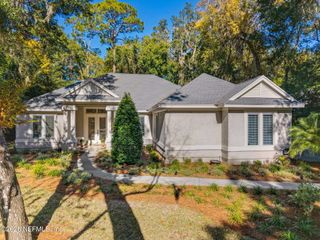 4 MOSS OAKS Drive, Fernandina Beach, FL 32034