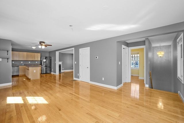 81 Beecher Pl 81, Newton, MA 02459
