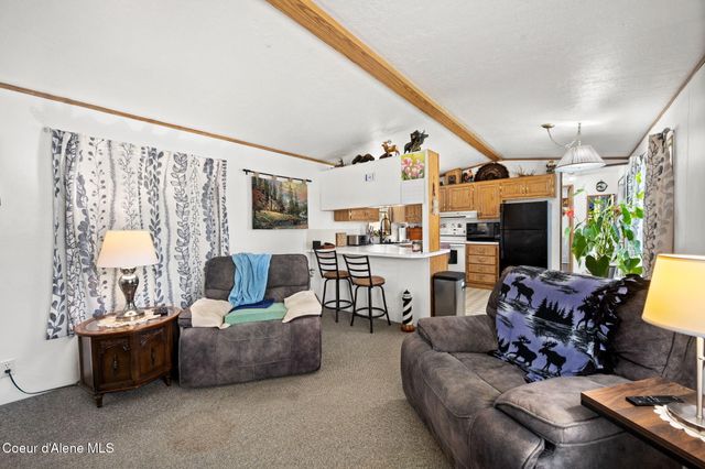5487 N Burkshire Ave, Coeur D'alene, ID 83815